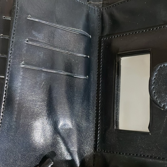 Vintage Black Tooled Embossed Wallet - Picture 5 of 6